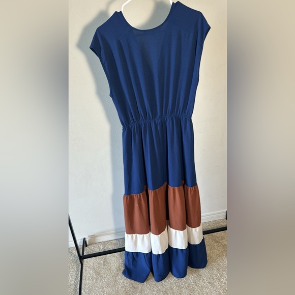 Womens tiered color block Maxi dress - Picture 2 of 2
